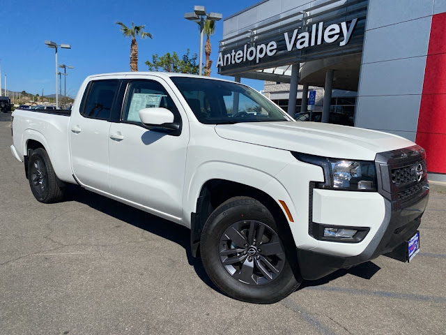 2025 Nissan Frontier SV