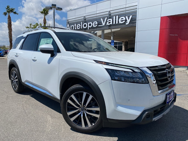 2025 Nissan Pathfinder Platinum