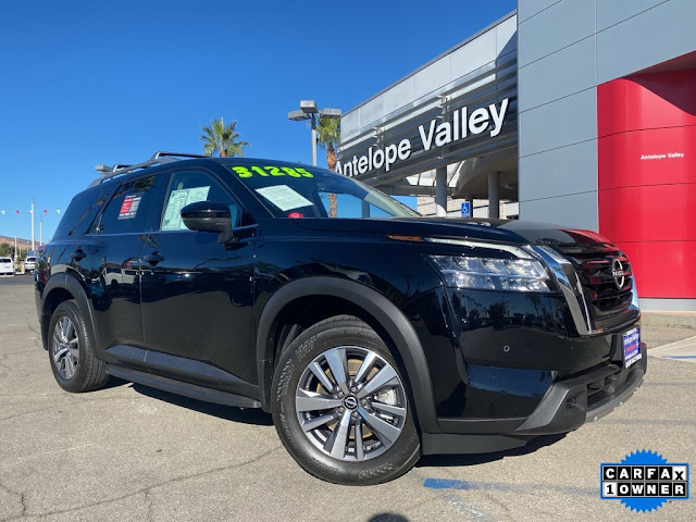 2023 Nissan Pathfinder SL