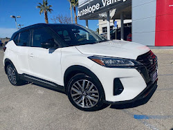 2023 Nissan Kicks SR