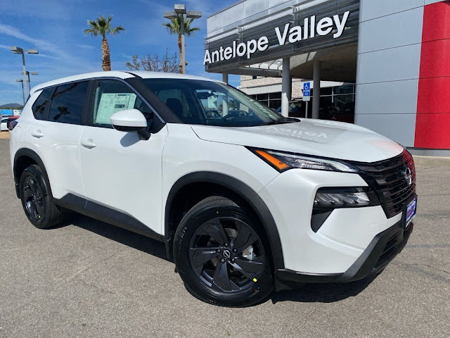 2026 Nissan Rogue SV