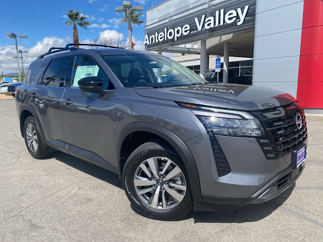 2026 Nissan Pathfinder SL