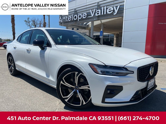 2024 Volvo S60 B5 Core Dark Theme
