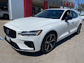 2024 Volvo S60 B5 Core Dark Theme
