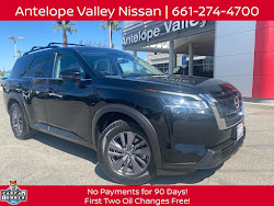 2022 Nissan Pathfinder SV
